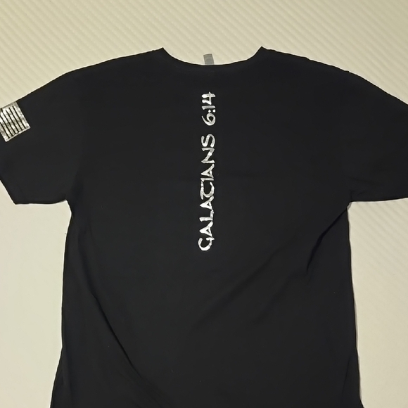 RARE Crossfit Mayhem Black and Silver Athlete T-Shirt - Picture 2 of 2